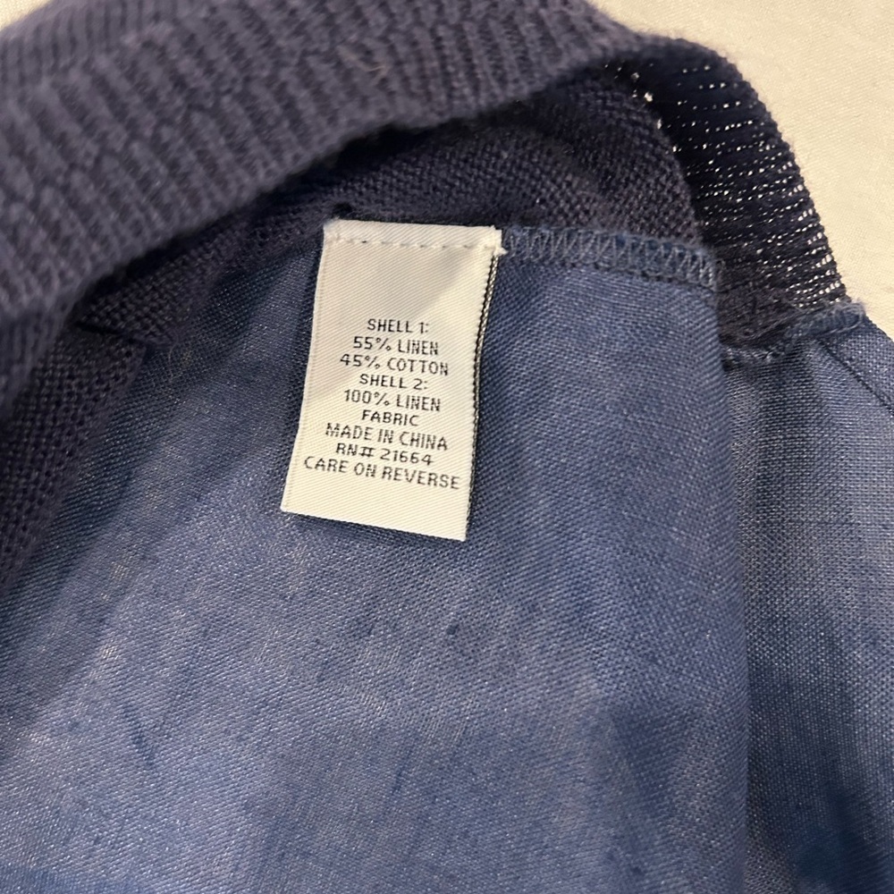 Foxcroft Linen and Cotton Sleeveless Tank Top, button detail, size Medium Navy - Picture 10 of 11